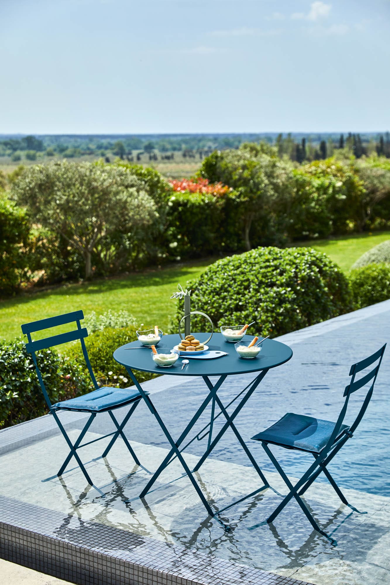 Fermob Bistro Set - Image 3