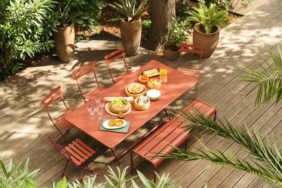 CARACTERE_LUXEMBOURG_BISTRO_VISUEL2023_OCRE_ROUGE_CACTUS_MARSEILLE_ALBUM2023_MARINE_BRUSSON_2_BD-930x620